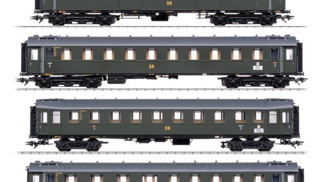 Marklin 42514 Express Train Car Set for the Class 19.0 Steam Locomotive "Saxon Pride"